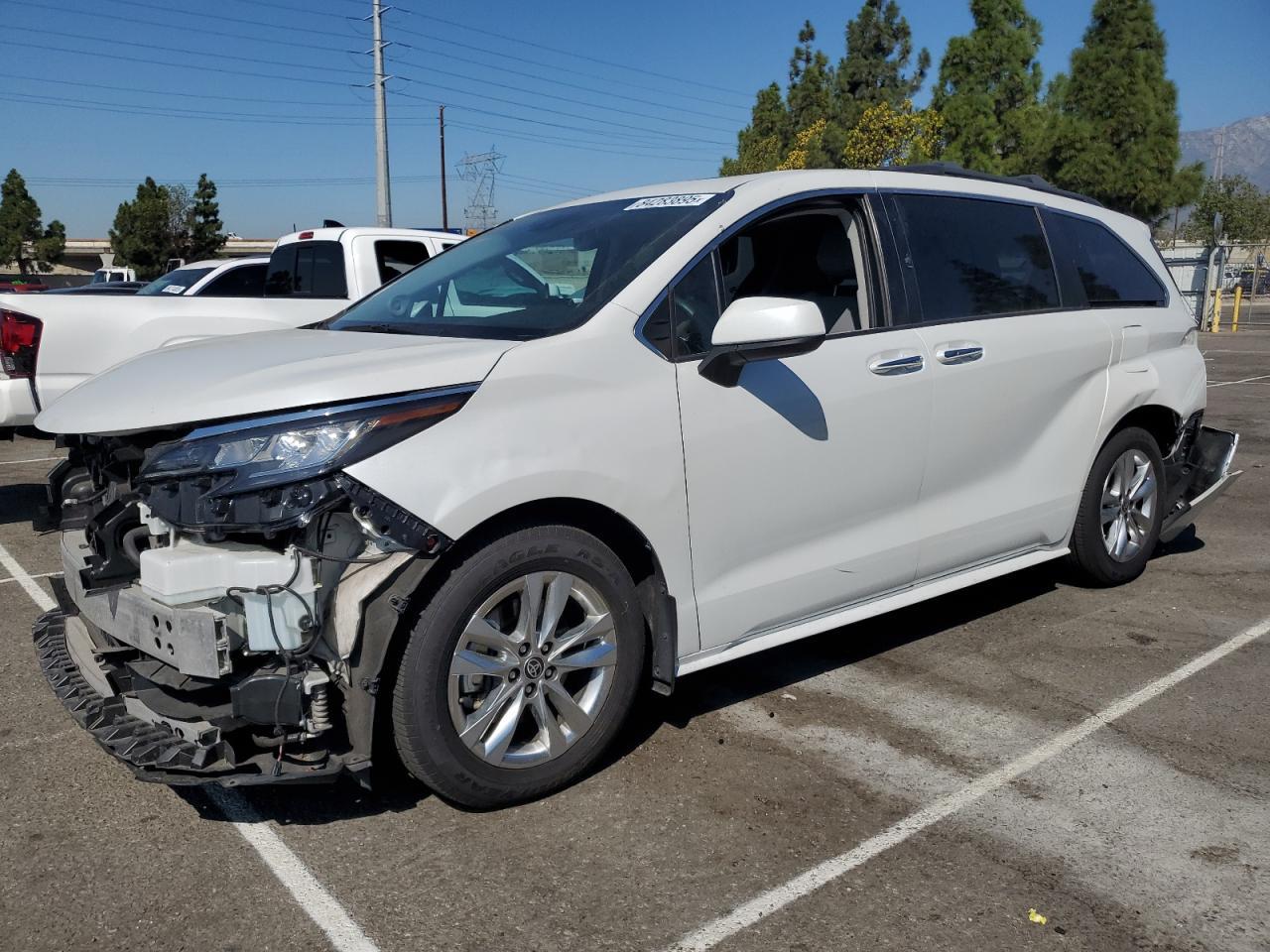 2022 TOYOTA SIENNA
