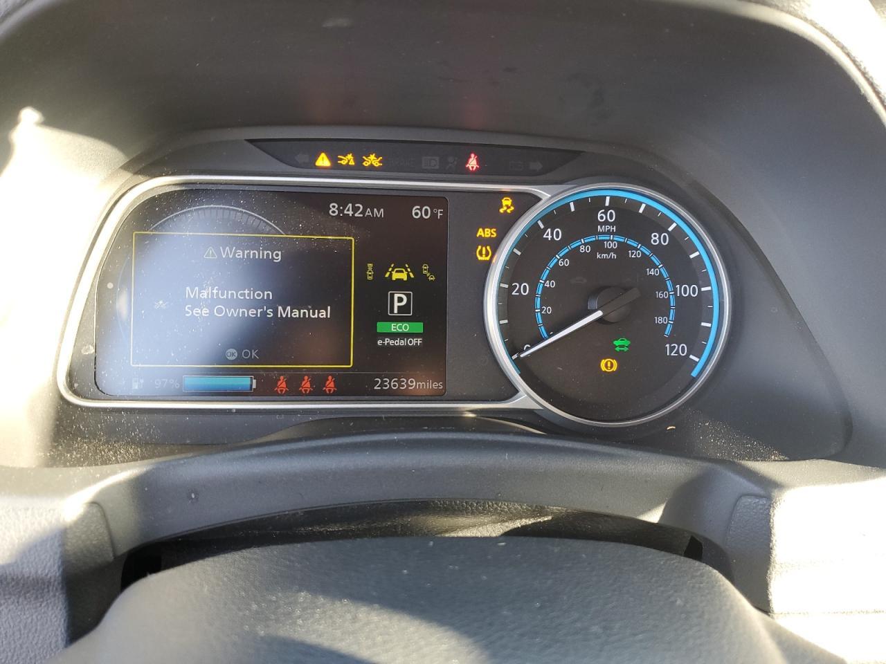2022 NISSAN LEAF
