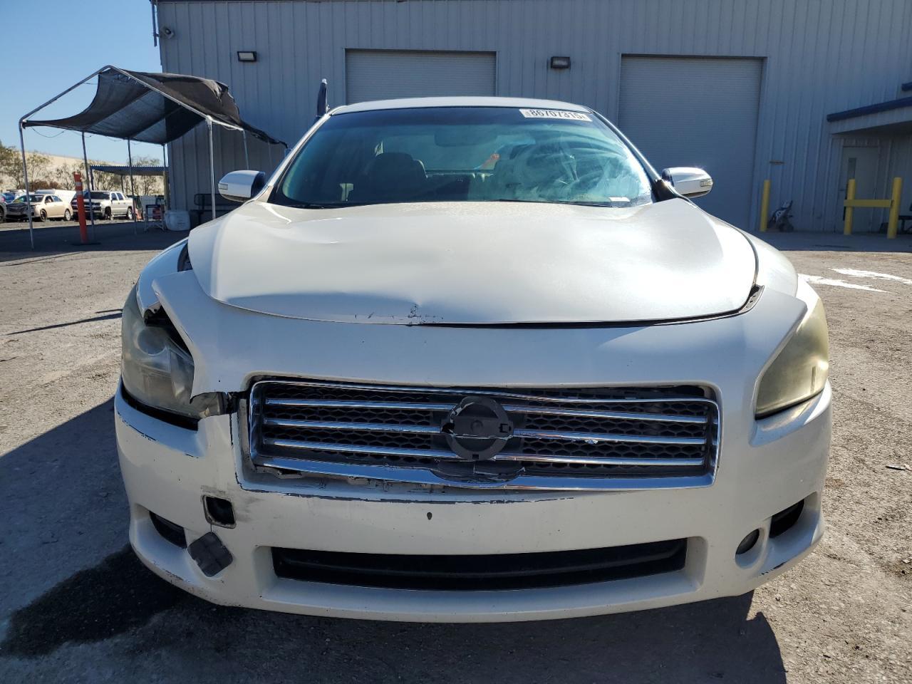 2011 NISSAN Maxima