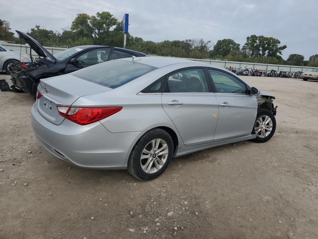 2011 HYUNDAI SONATA