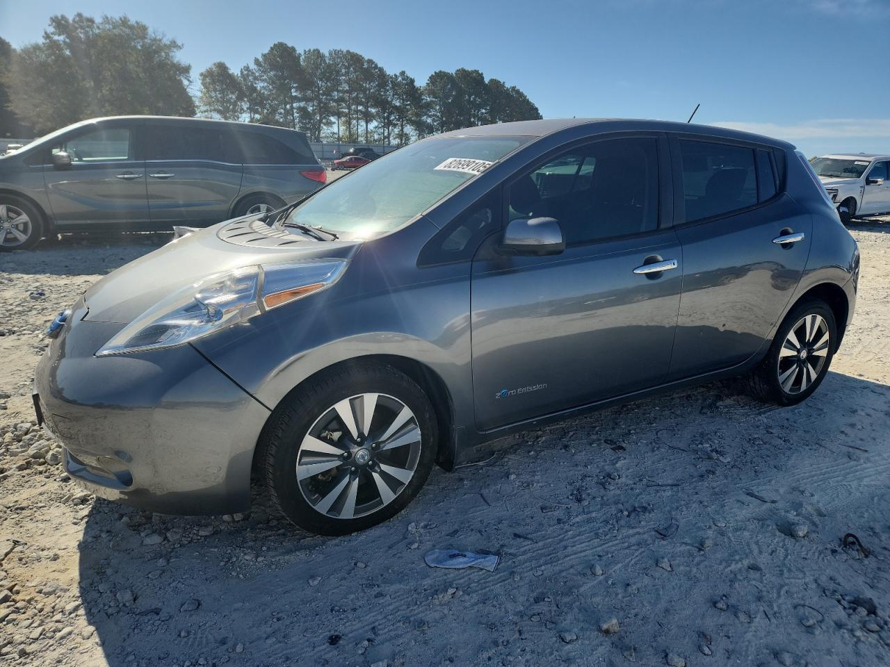 2015 NISSAN LEAF