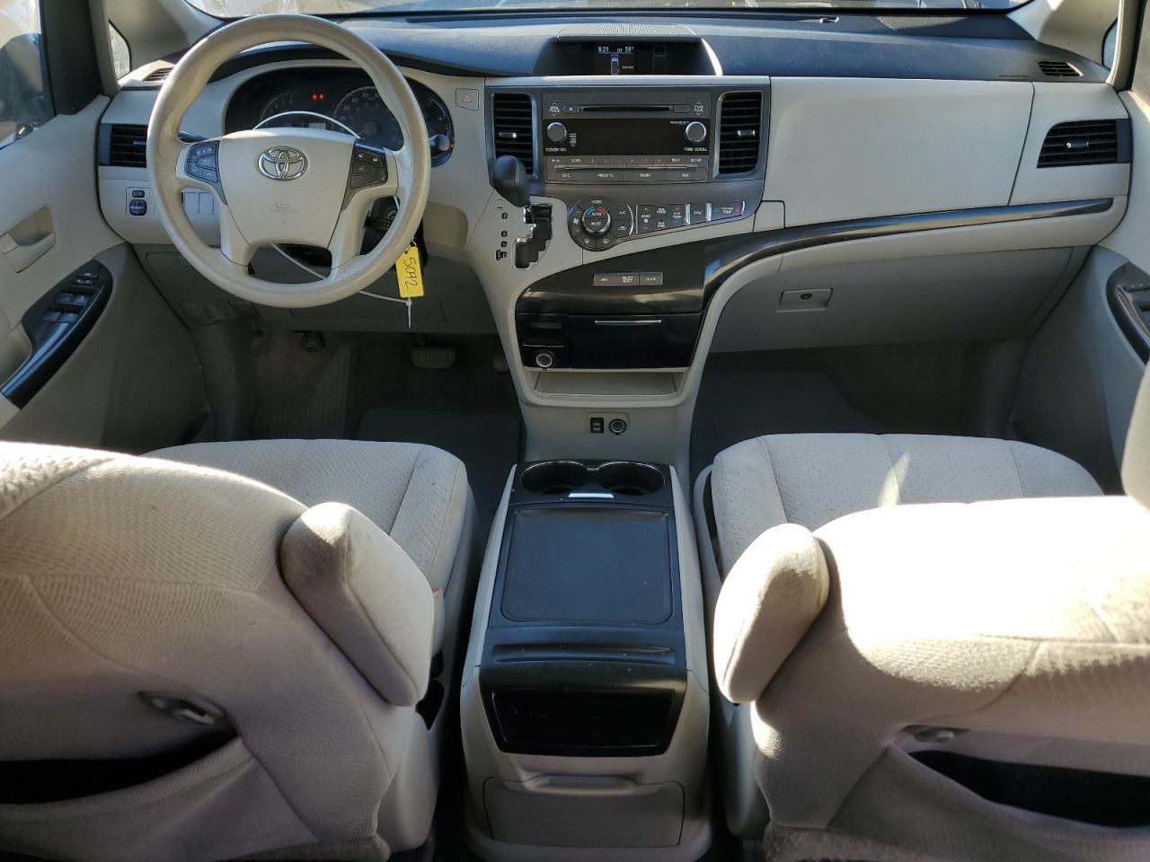 2014 TOYOTA SIENNA