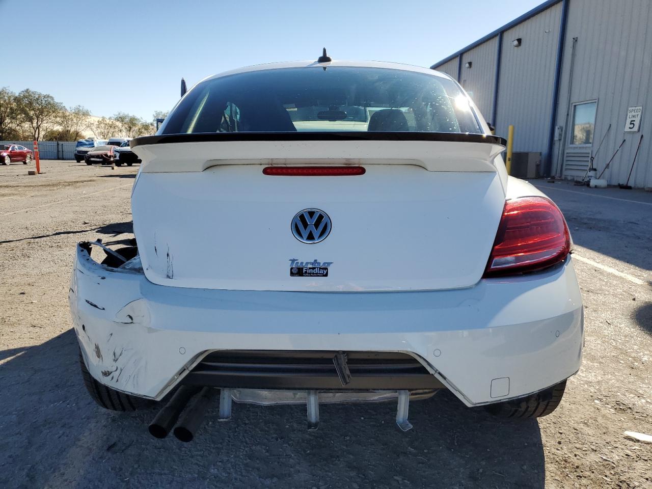 2016 VOLKSWAGEN Beetle
