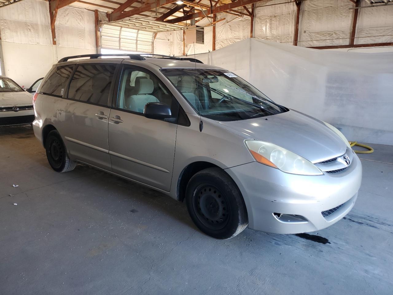2008 TOYOTA SIENNA