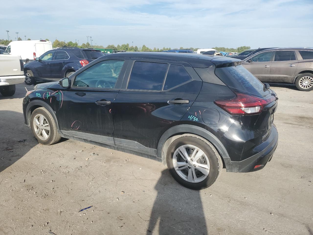 2022 NISSAN KICKS