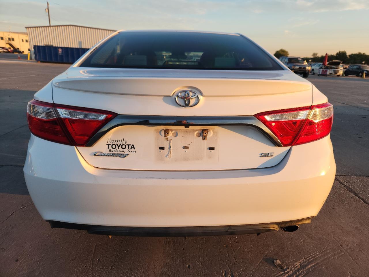2016 TOYOTA CAMRY