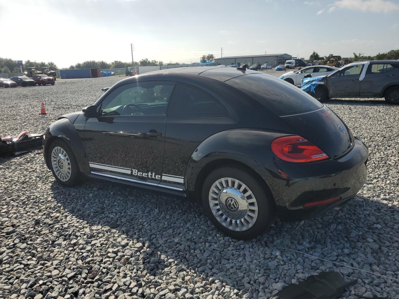 2014 VOLKSWAGEN Beetle