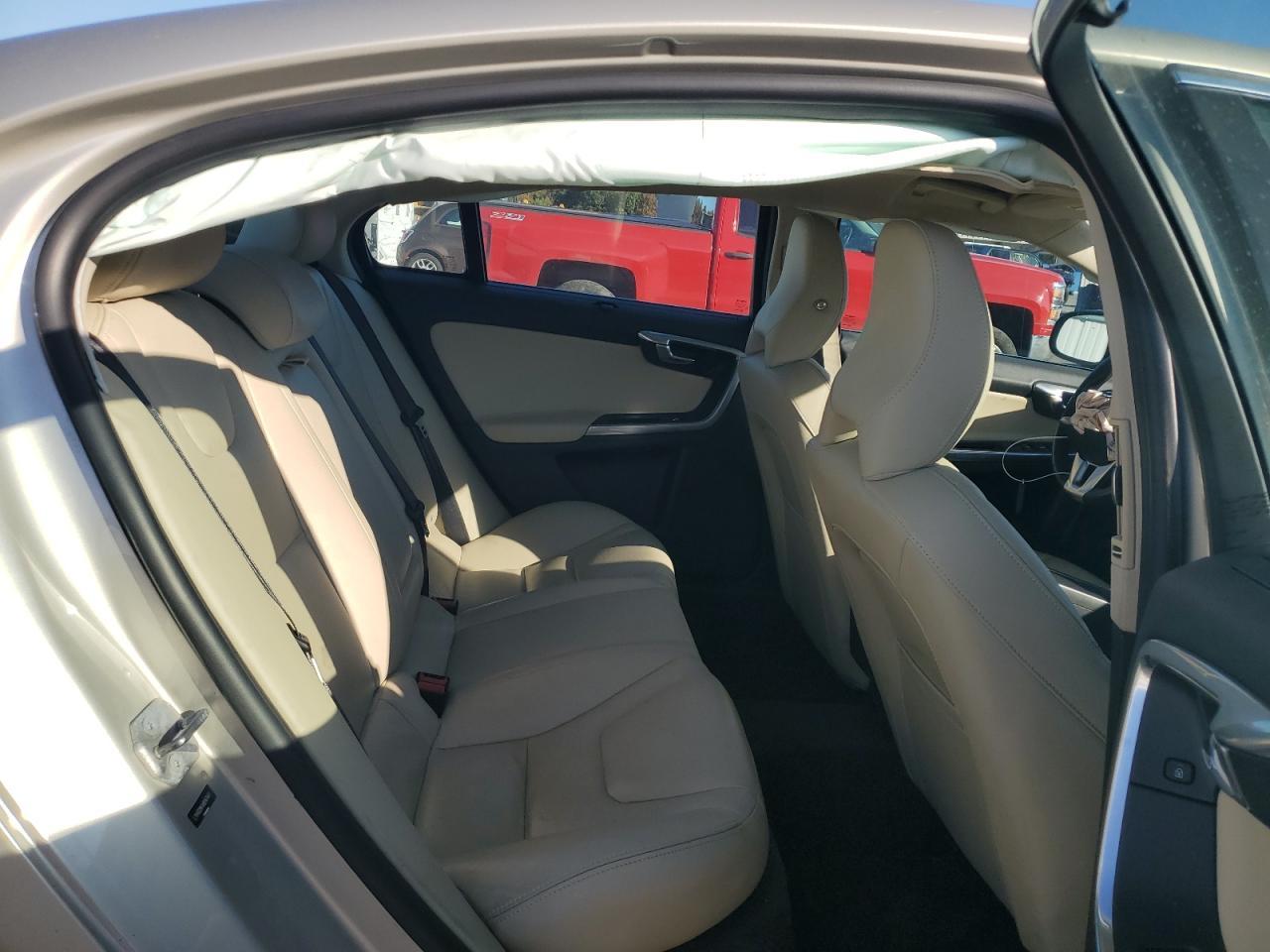 2017 VOLVO S60