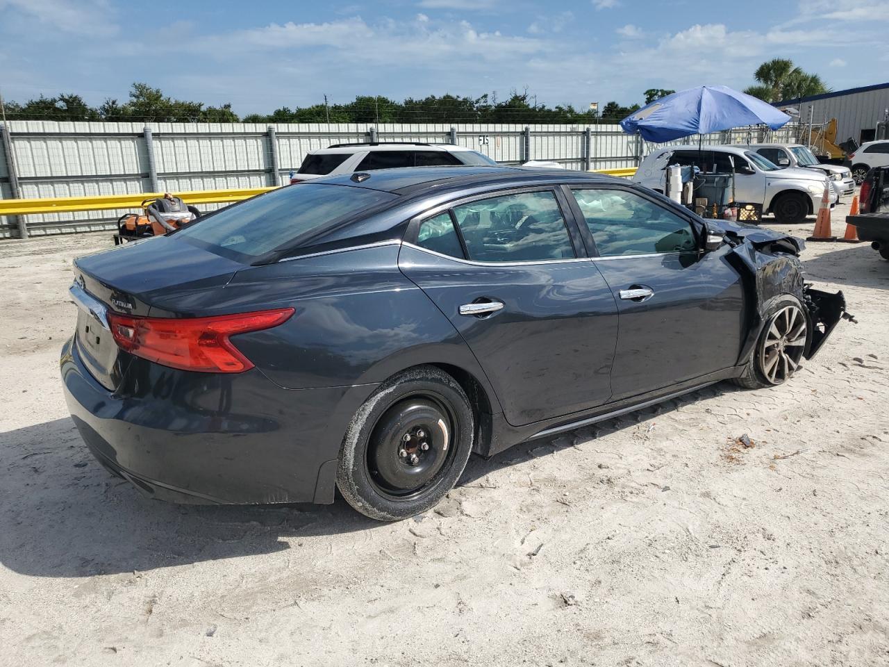 2016 NISSAN Maxima
