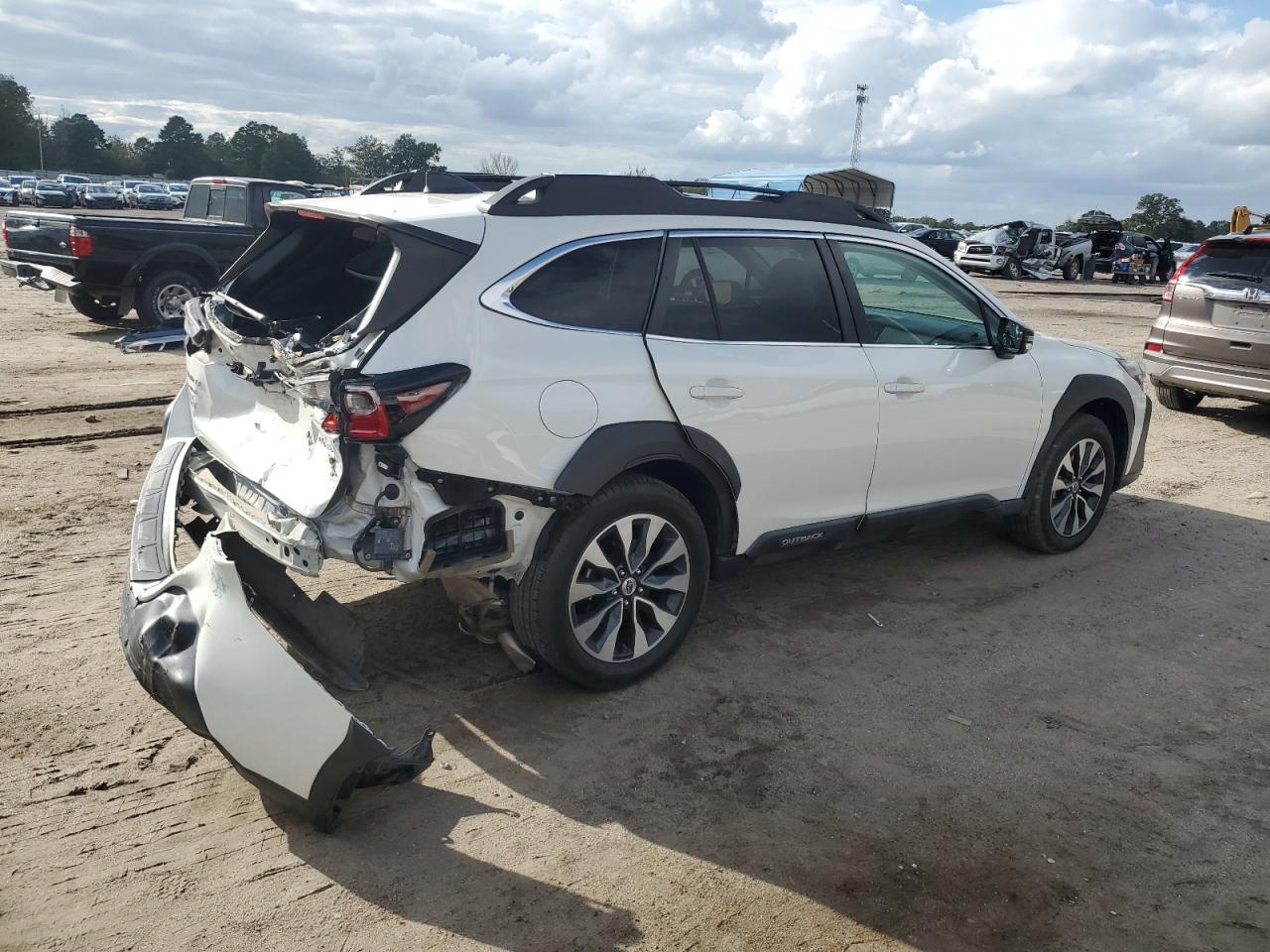 2023 SUBARU Outback