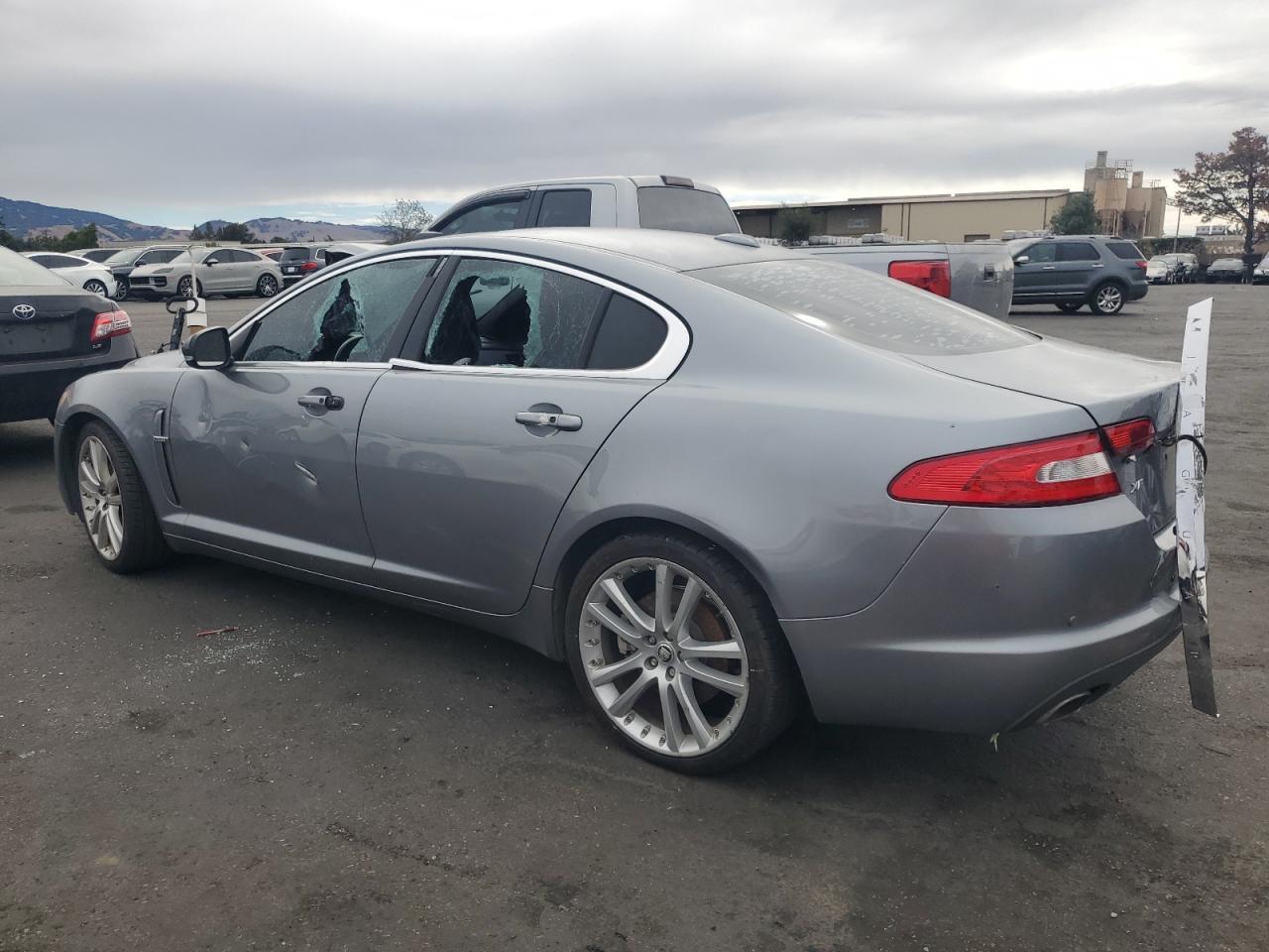 2011 JAGUAR XF