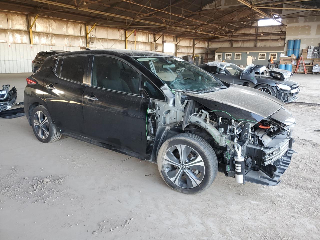 2021 NISSAN LEAF