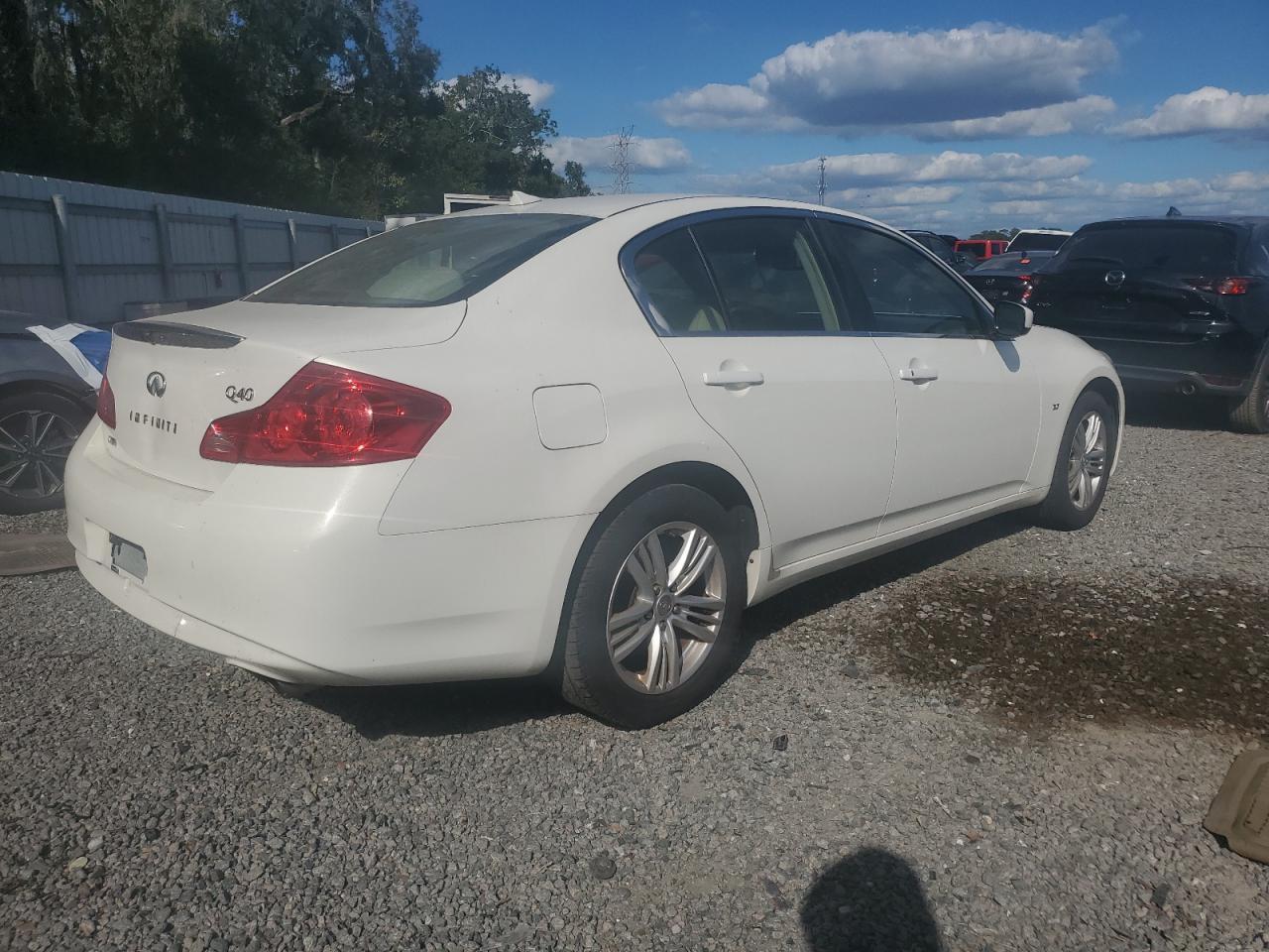 2015 INFINITI Q40