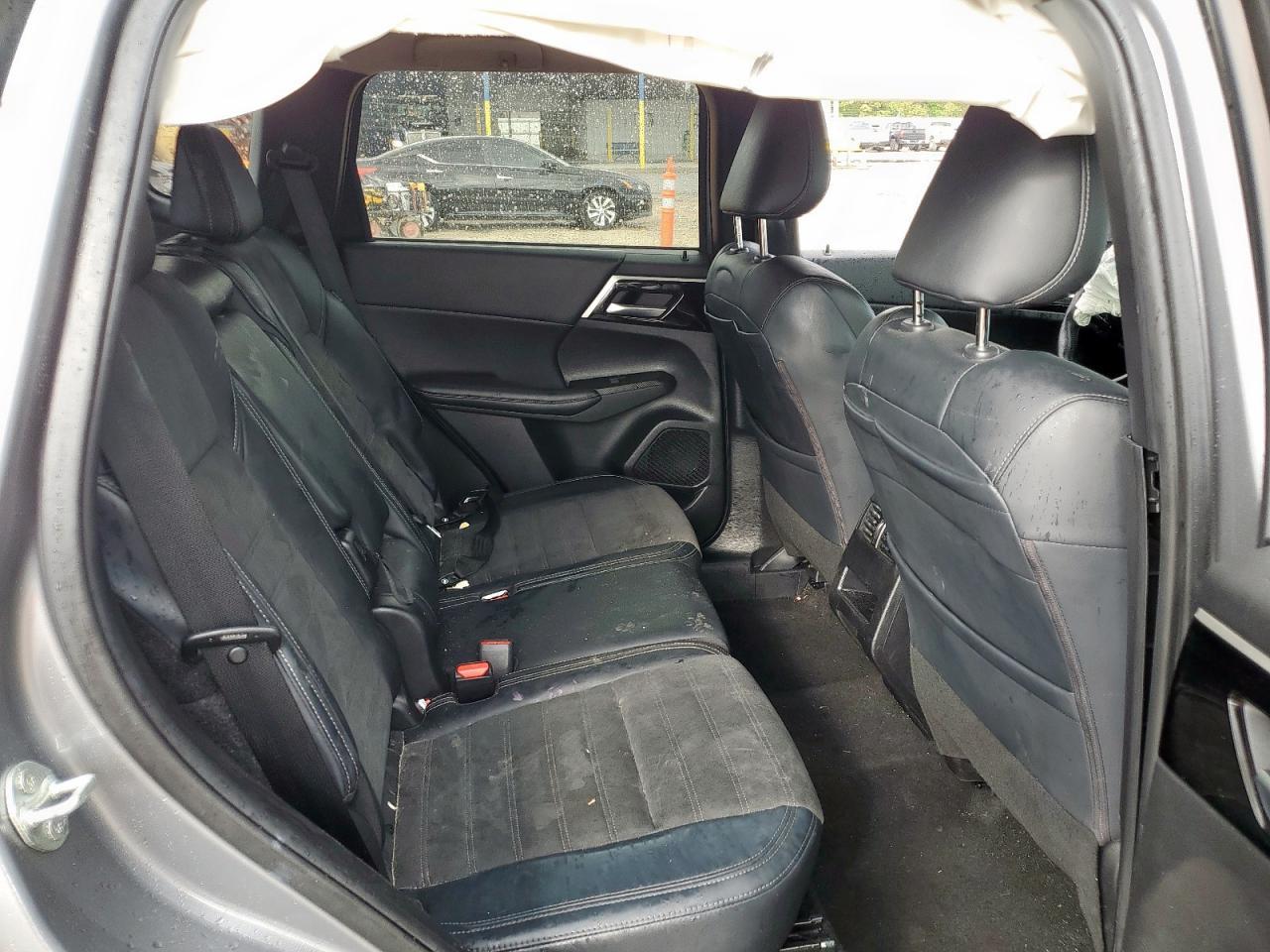 2024 MITSUBISHI outlander
