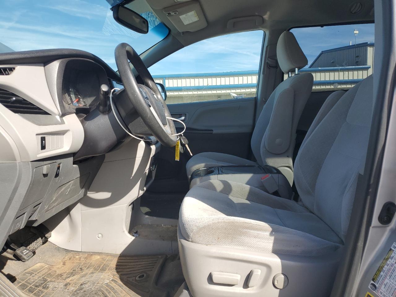 2016 TOYOTA SIENNA
