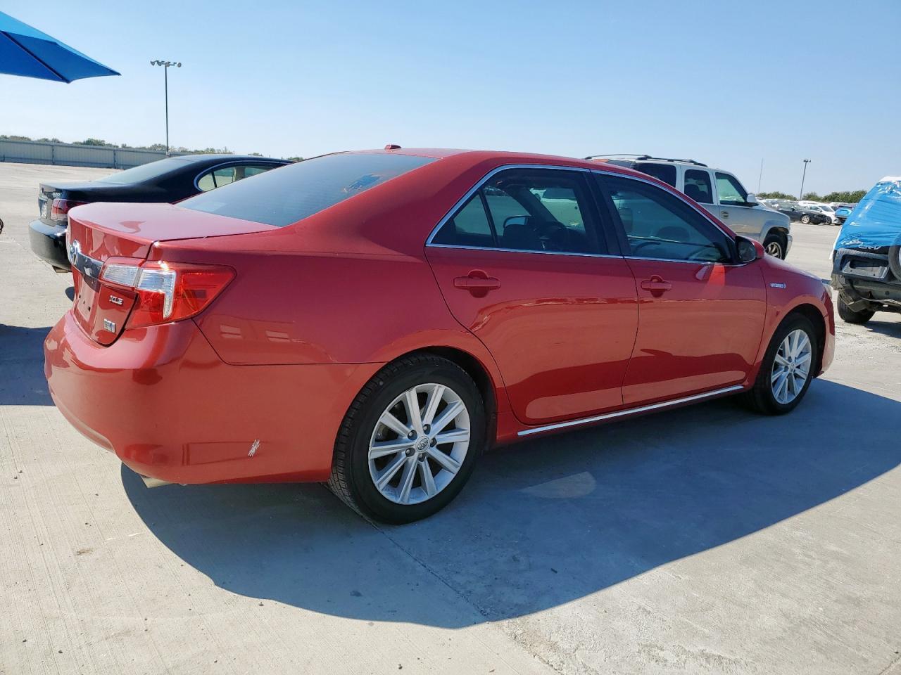 2014 TOYOTA CAMRY