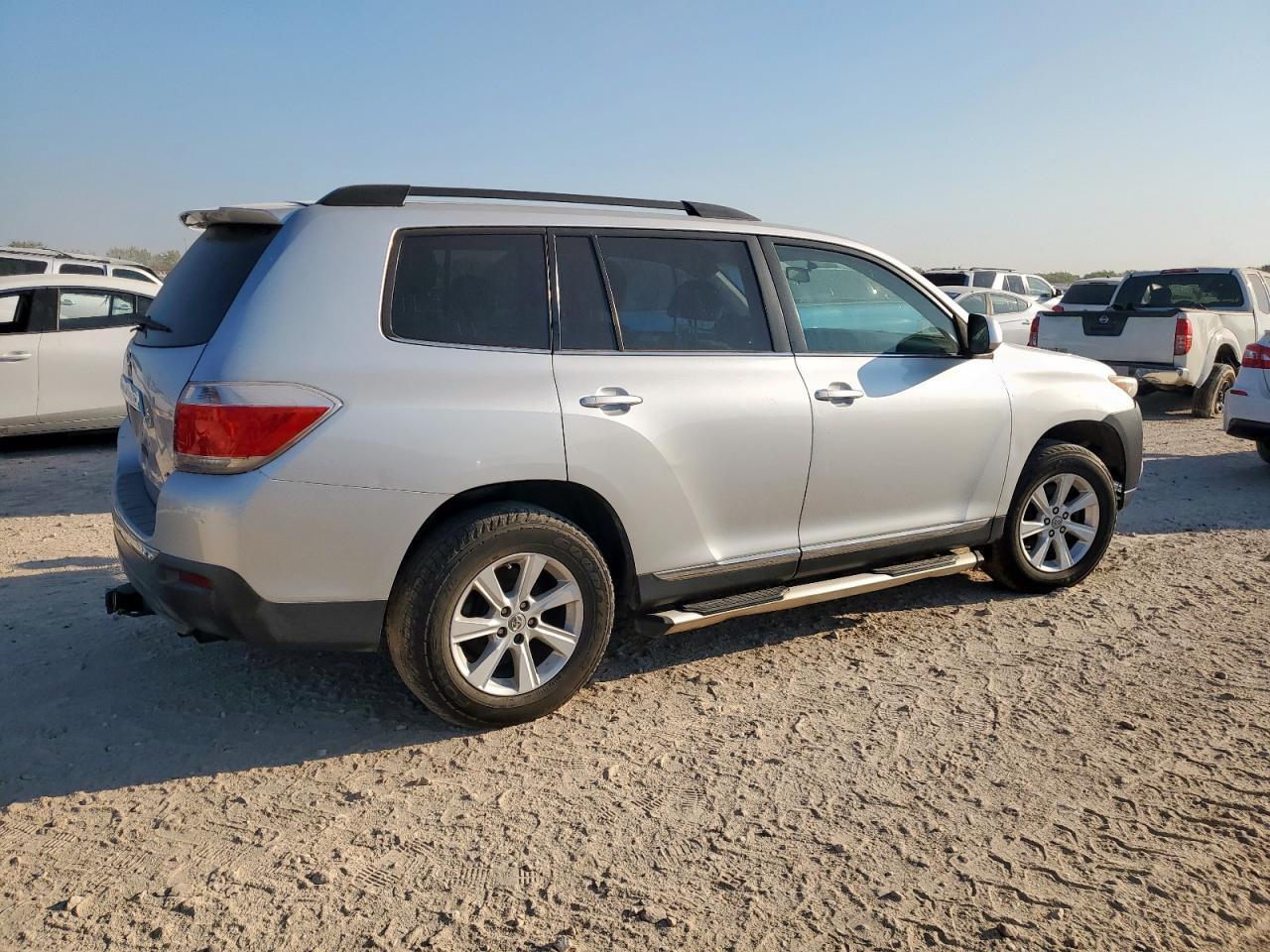 2011 TOYOTA HIGHLANDER
