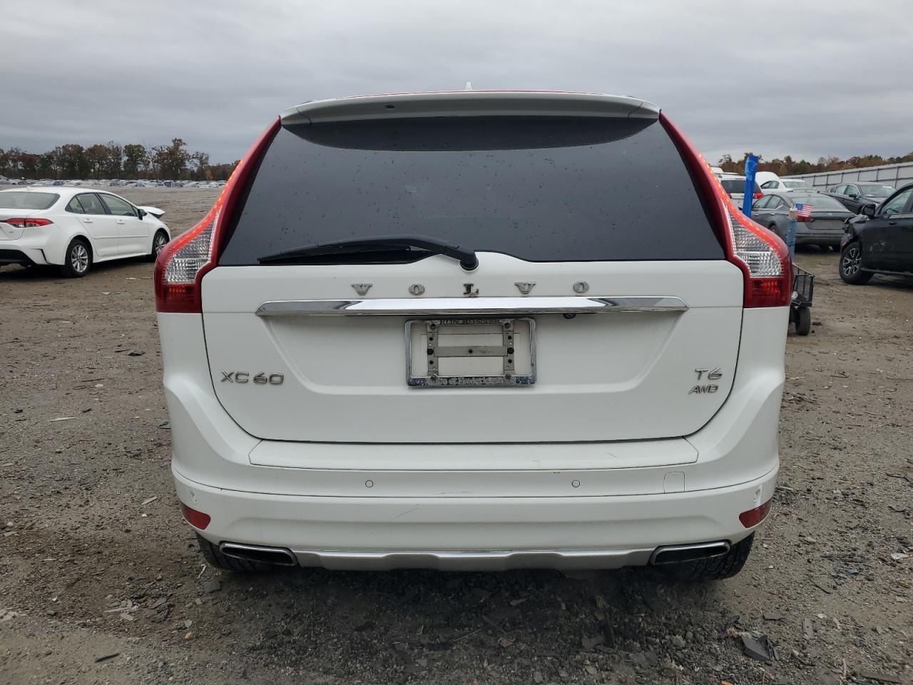 2015 VOLVO XC60