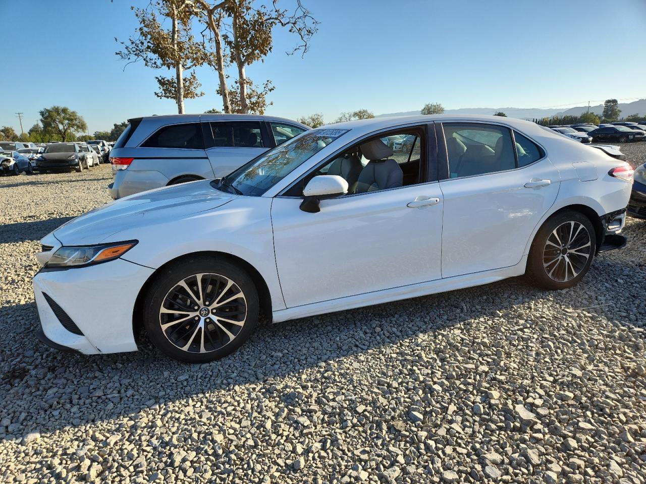 2018 TOYOTA CAMRY