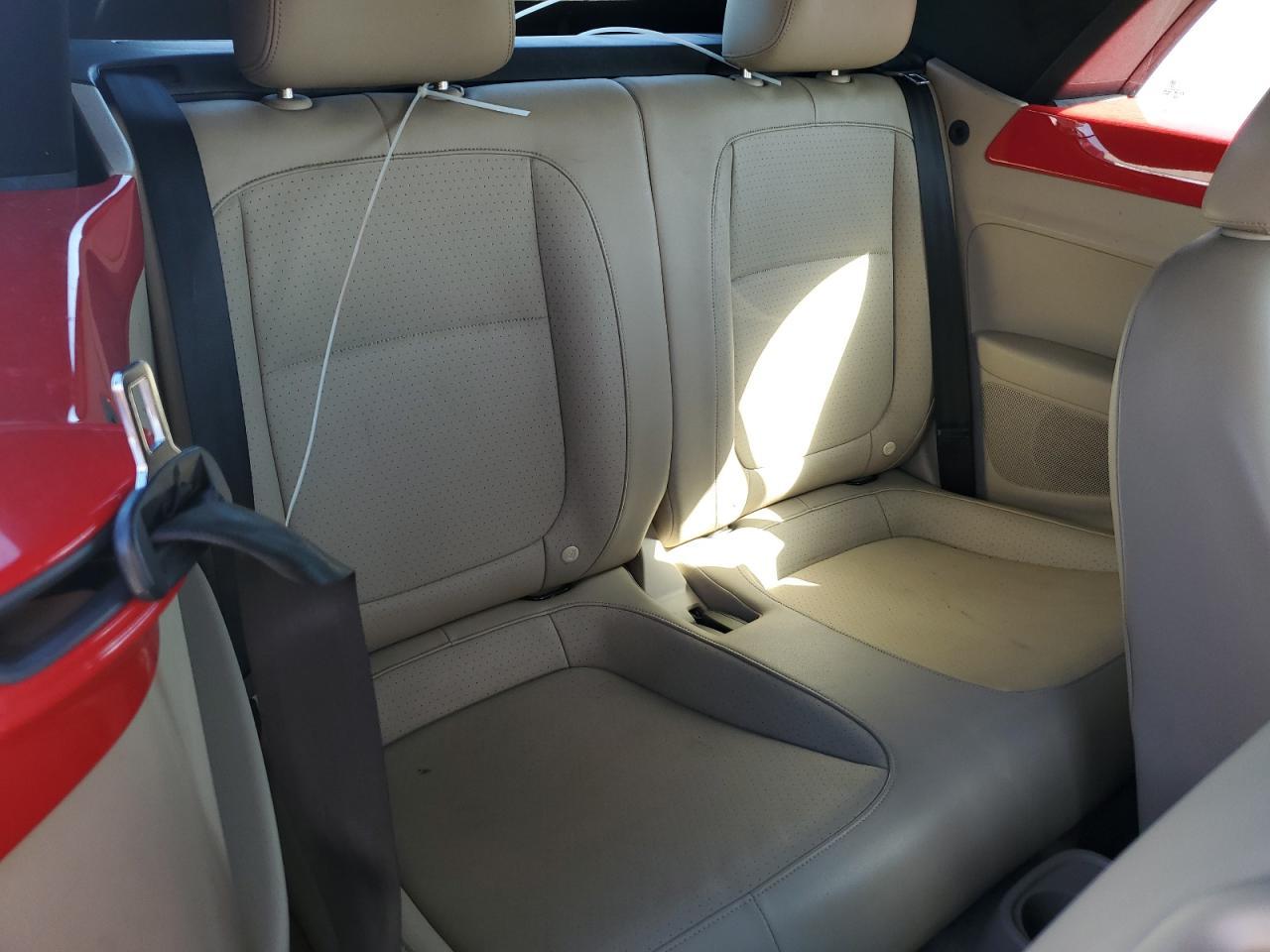 2015 VOLKSWAGEN Beetle