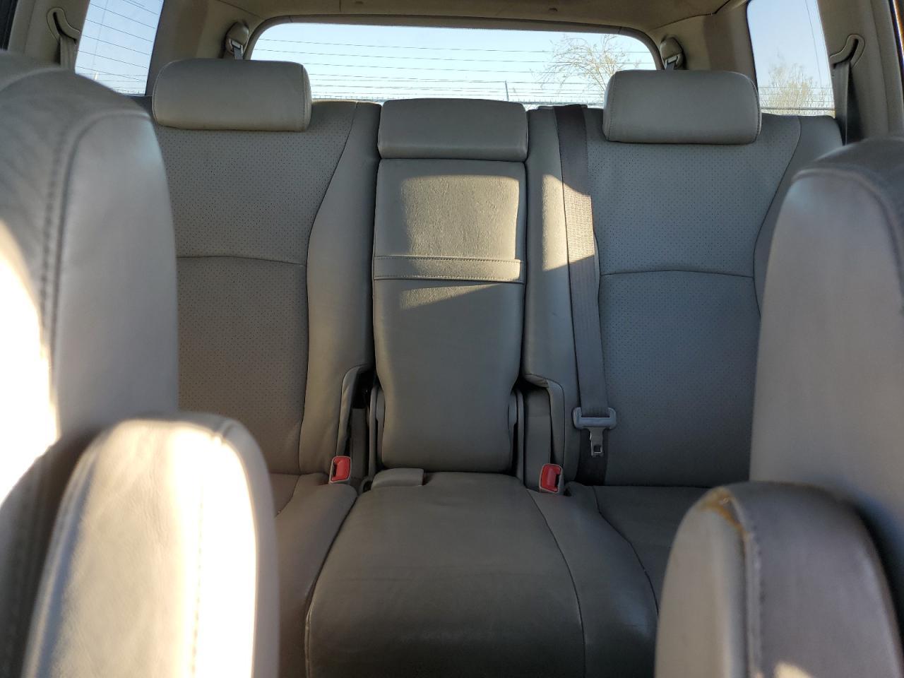 2004 TOYOTA HIGHLANDER