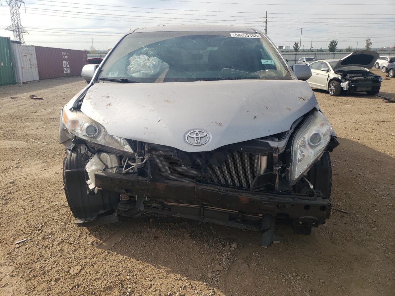 2015 TOYOTA SIENNA