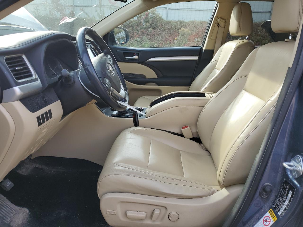2016 TOYOTA HIGHLANDER