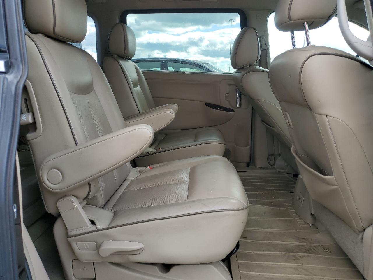 2012 NISSAN Quest
