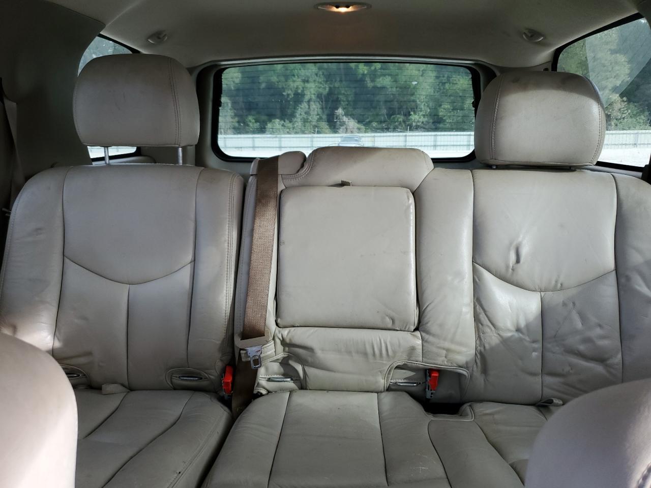 2004 CHEVROLET Tahoe