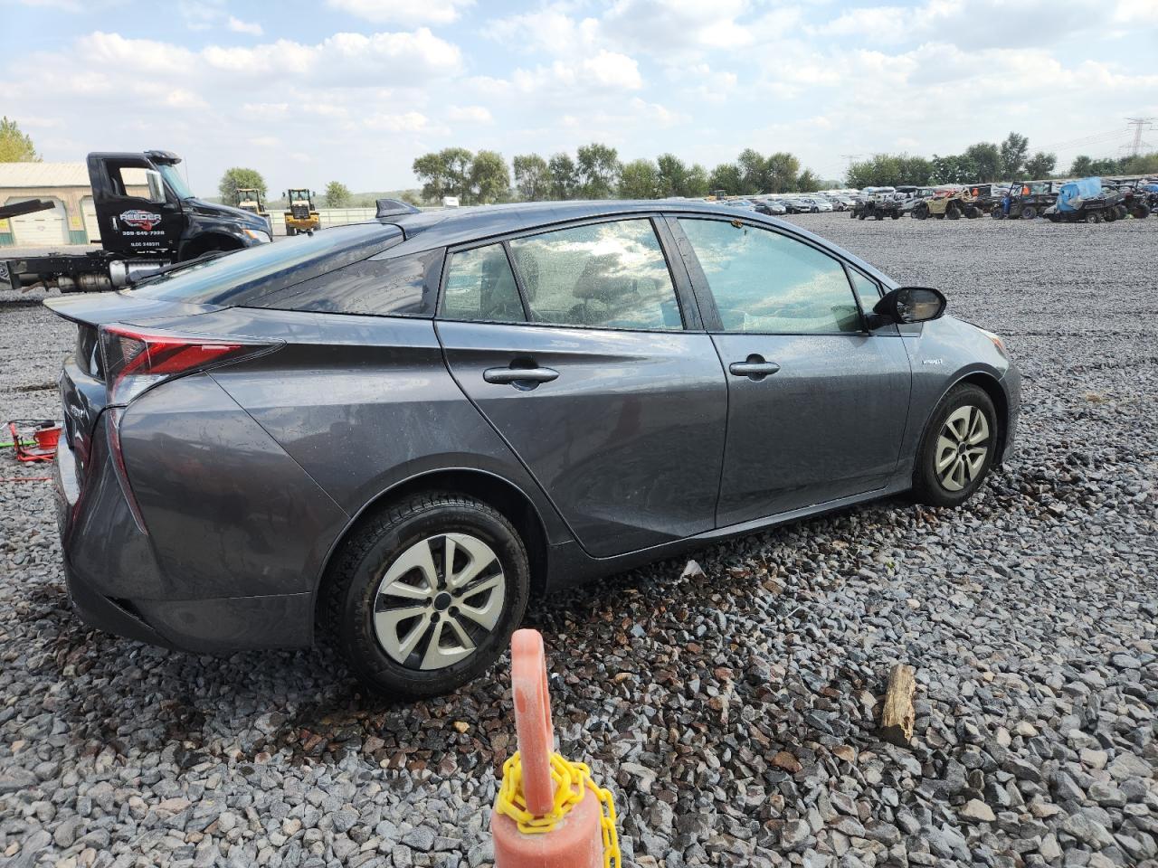 2016 TOYOTA PRIUS