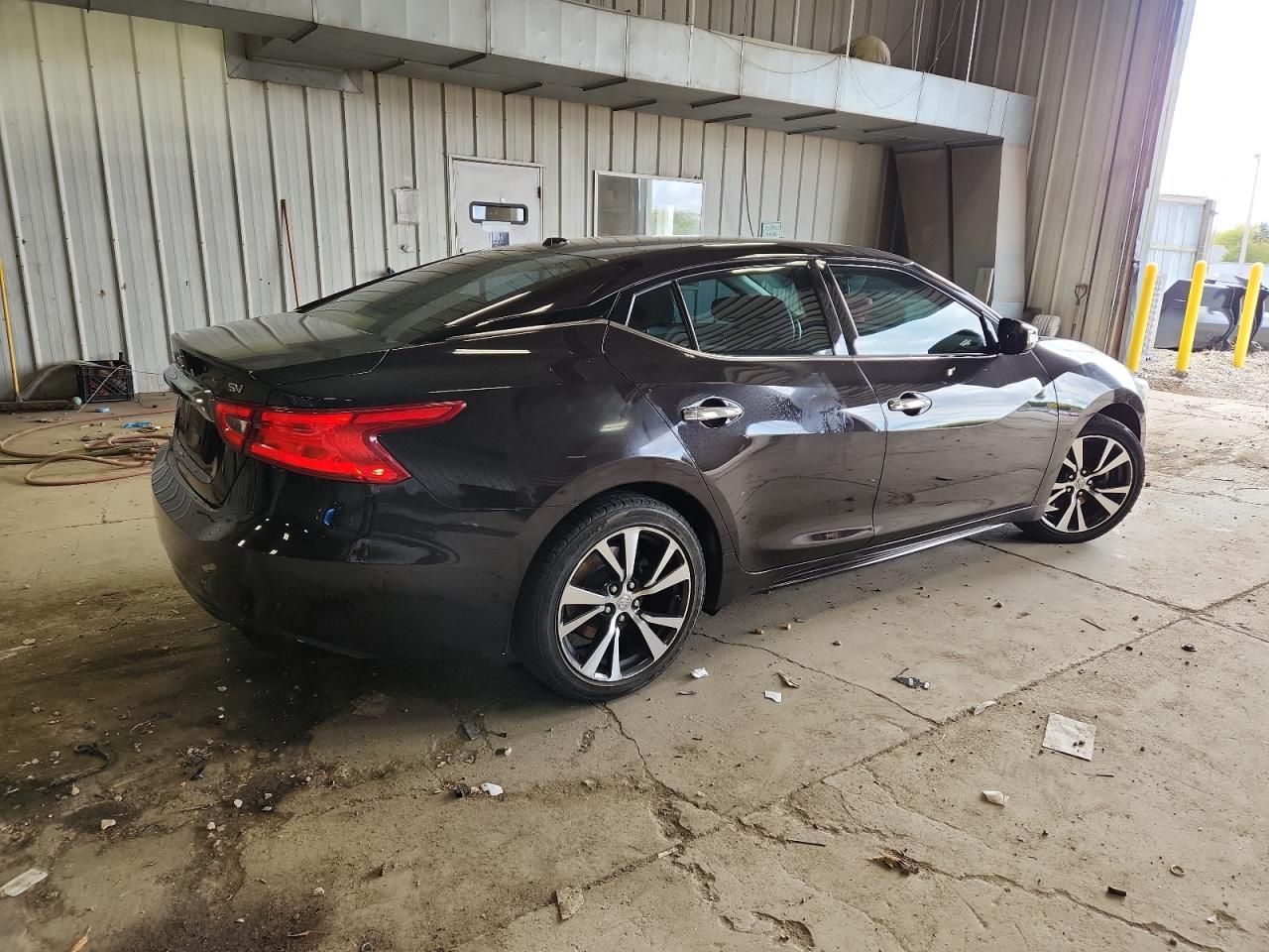 2017 NISSAN Maxima