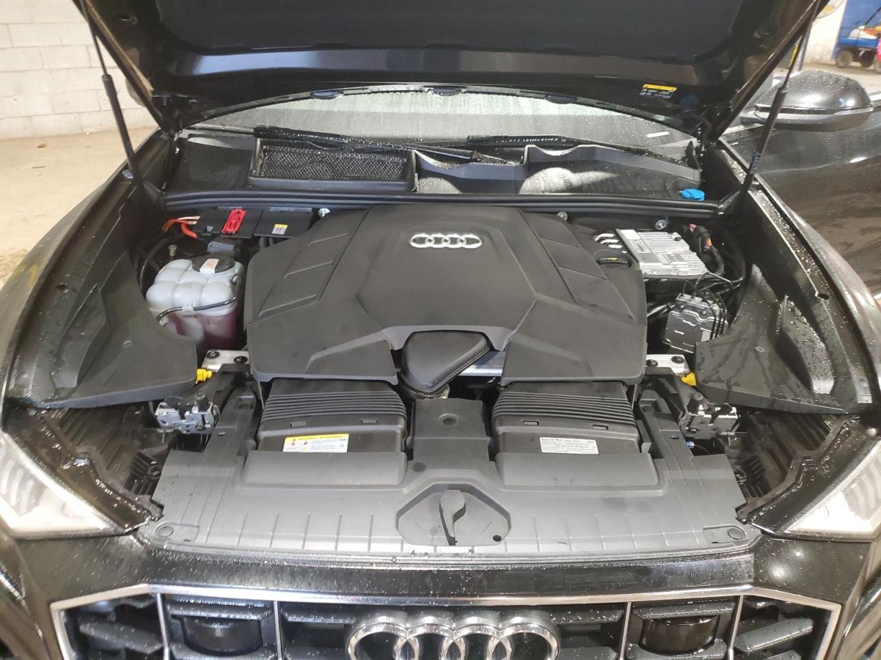 2023 AUDI Q8