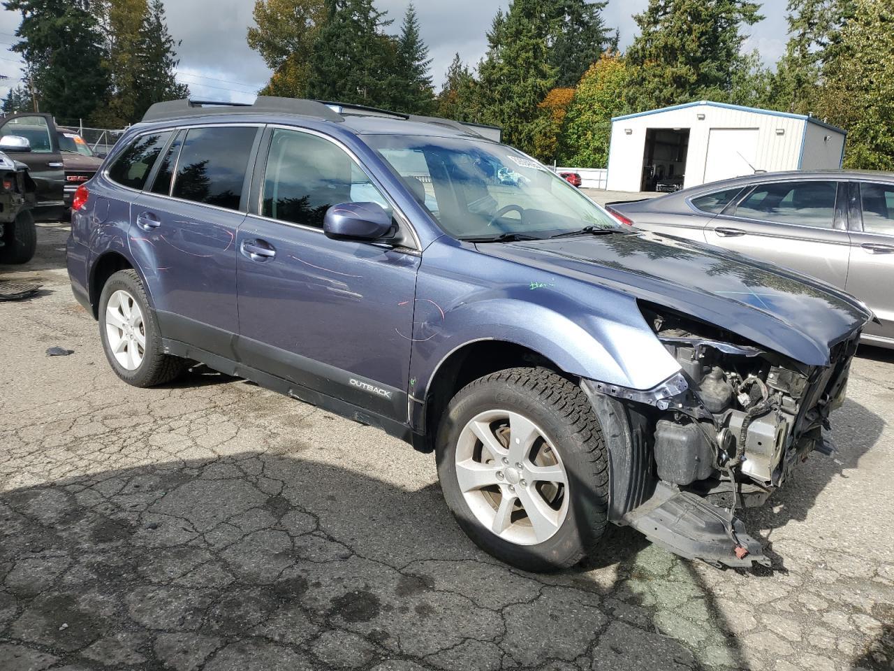 2013 SUBARU Outback