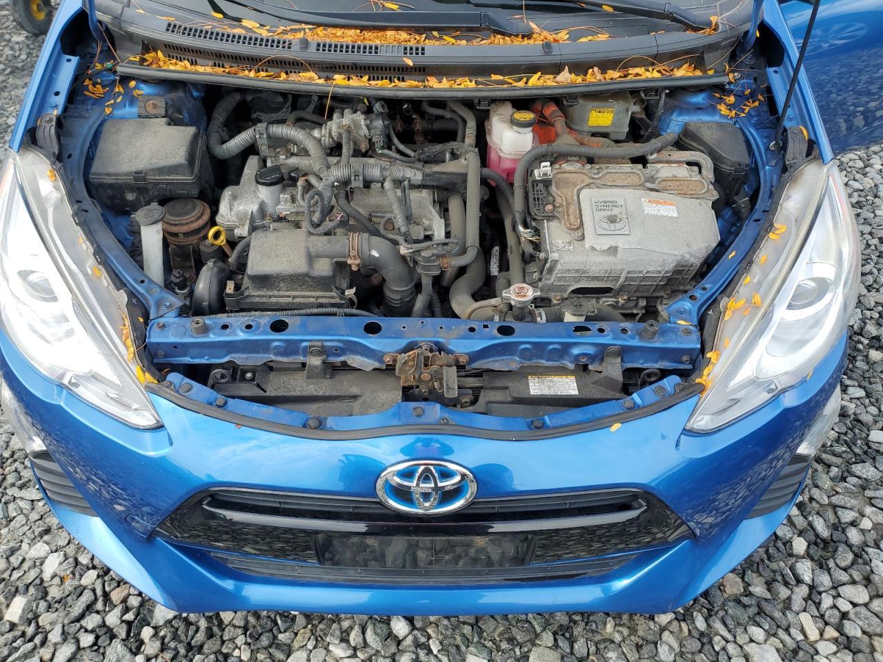 2016 TOYOTA Prius c