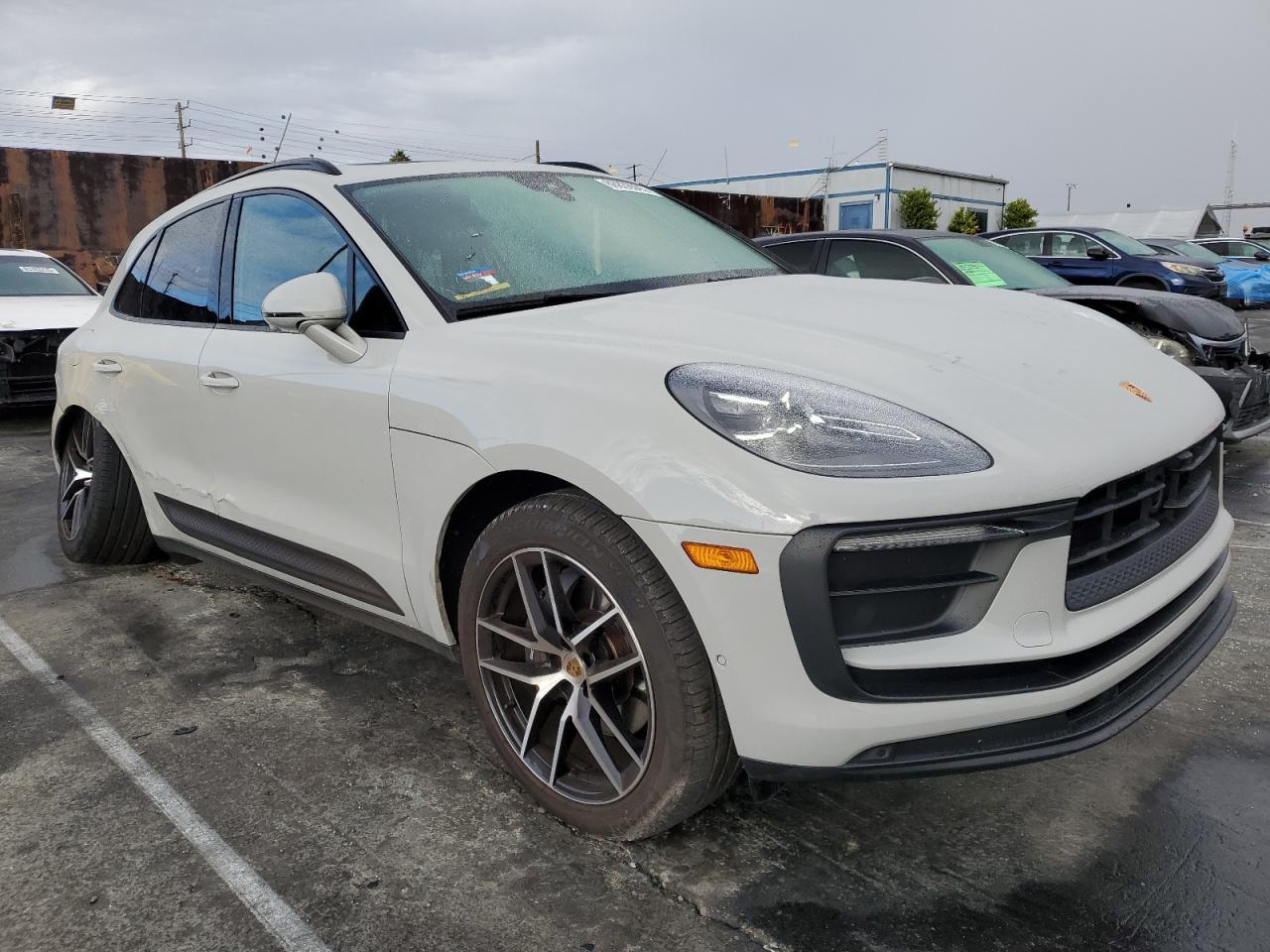 2023 PORSCHE Macan