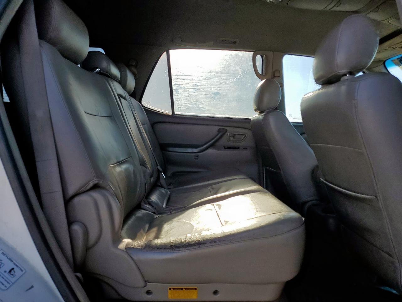 2005 TOYOTA Sequoia