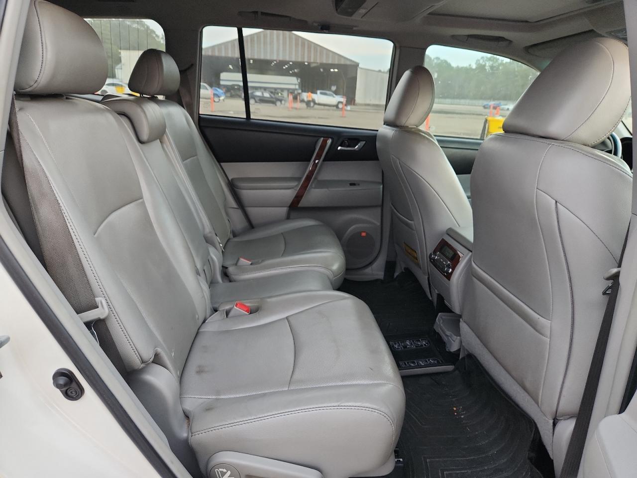 2013 TOYOTA HIGHLANDER