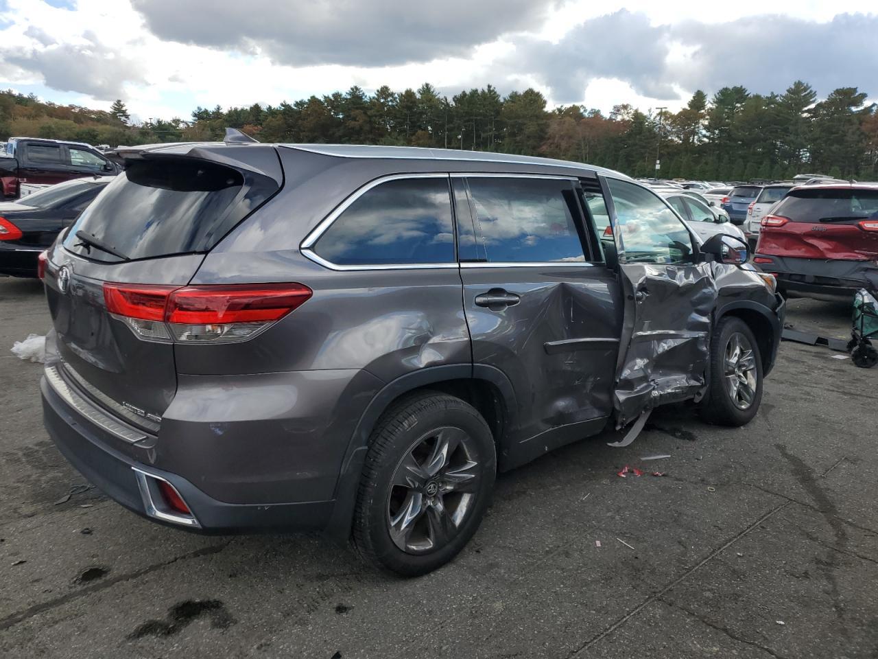 2018 TOYOTA HIGHLANDER