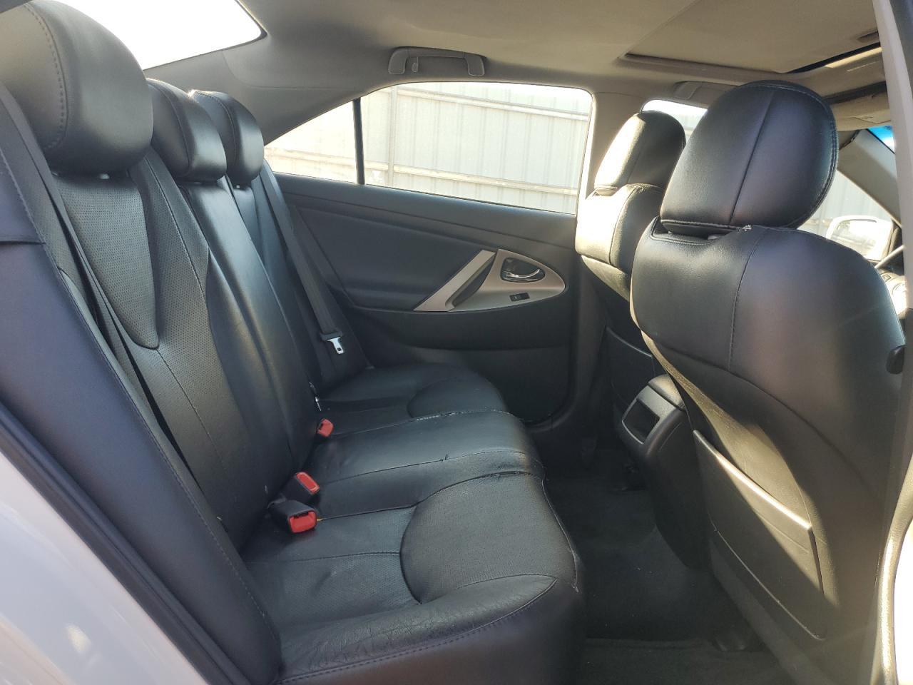 2011 TOYOTA CAMRY