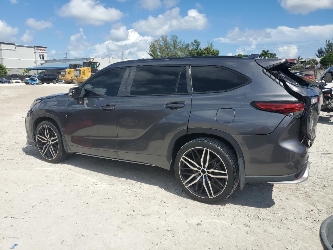 2022 TOYOTA HIGHLANDER