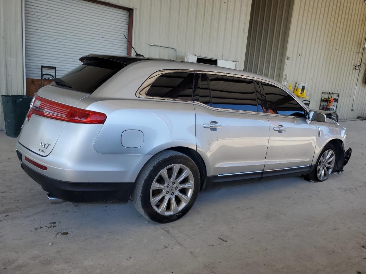 2014 LINCOLN MKT