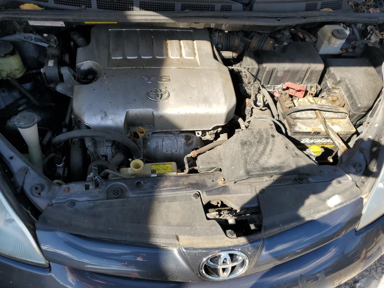 2009 TOYOTA SIENNA