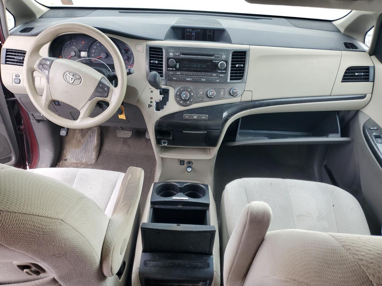 2012 TOYOTA SIENNA