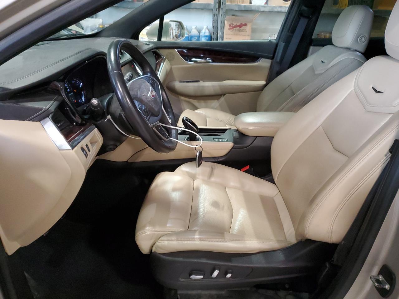 2017 CADILLAC XT5