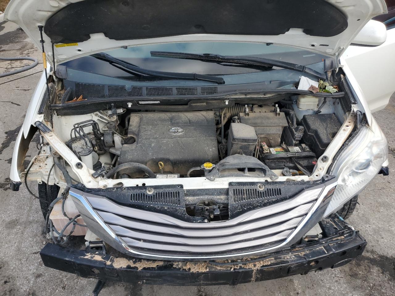 2015 TOYOTA SIENNA