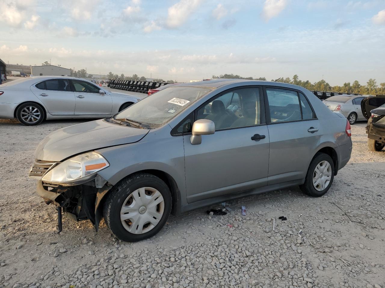 2010 NISSAN VERSA
