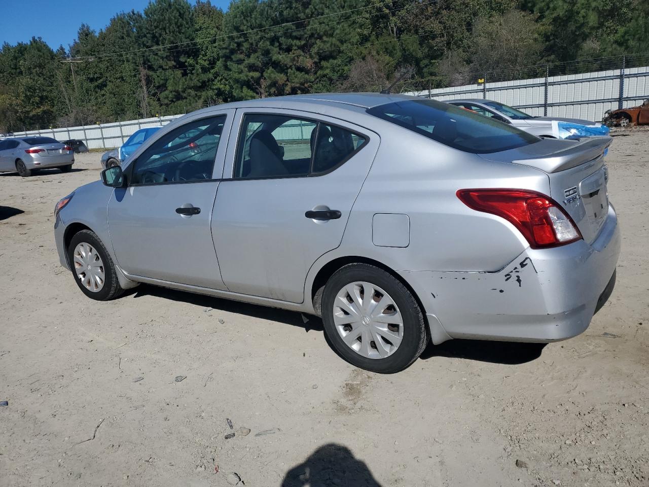 2017 NISSAN VERSA