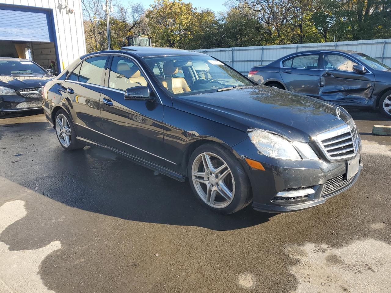 2013 MERCEDES-BENZ E-Class