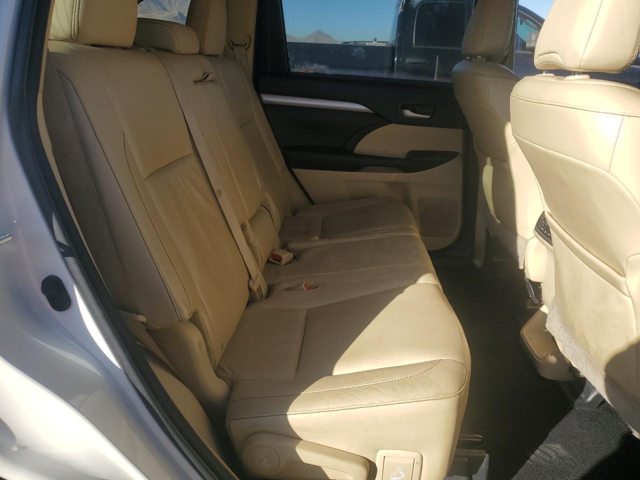 2015 TOYOTA HIGHLANDER