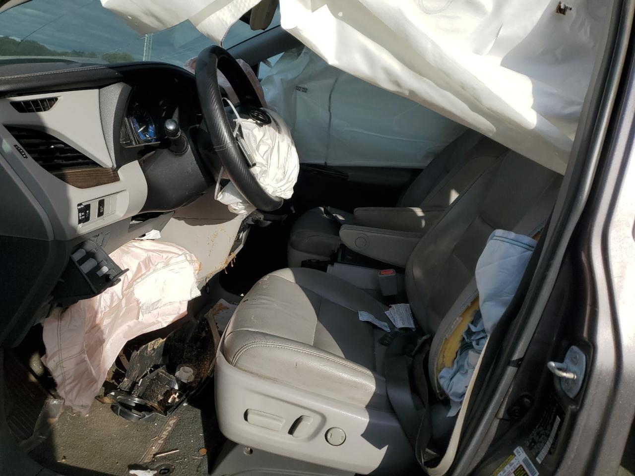 2015 TOYOTA SIENNA